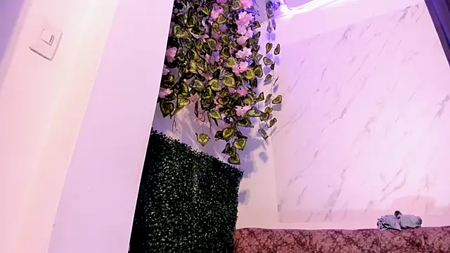 meleekxxx_ (F milf) - I play with balls in my ass