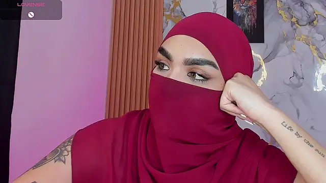 maissa_alabi (F young) - Naked show and spank my big buttocks😈