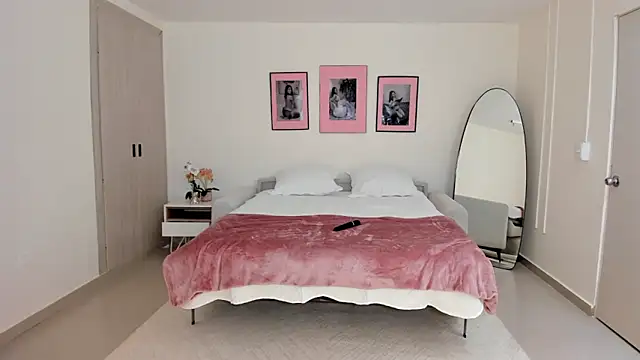 zenith_glow (F teen) - TWO FINGERS FUCKING PUSSY