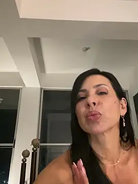 caritoo21 (F mature) - SEXY STRIPTEASE