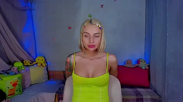 yourlizzydoll (F young) - stay topless 2 min