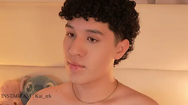 kai_zareck (M young) - SPANK ASS IN DOGGYE STYLE