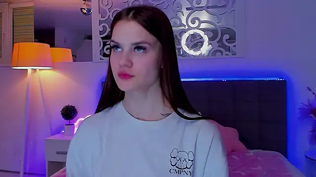 luisaclover - LuisaClover's free webcam - UK Sex Cams