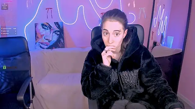 khloebeauty (Ask my age) - spank her x10