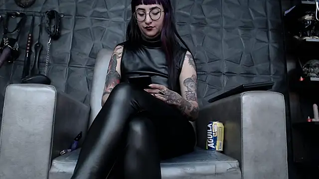 agata_darkness - Agata_Darkness's free webcam