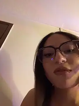 prettyamber - PrettyAmber's free webcam