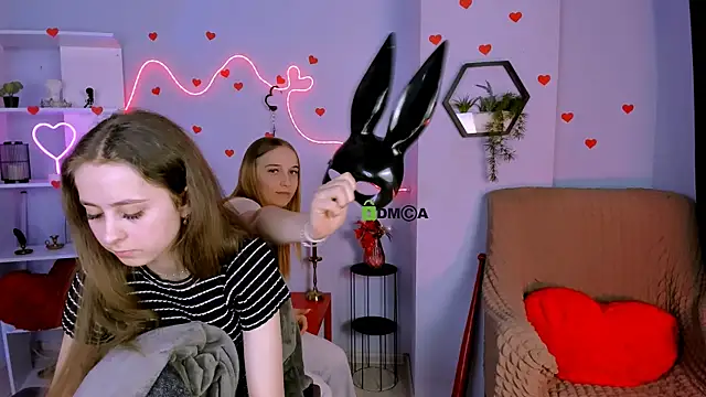 rebecca_smile (G teen) - handbra