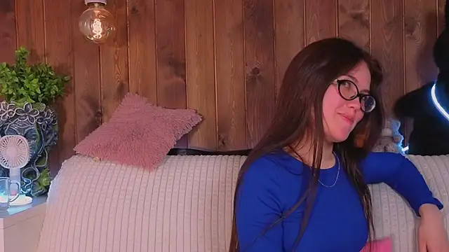 Live sex cam of DomitilaHarmer