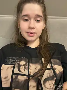 HornyGirlH Live Webcam on Stripchat