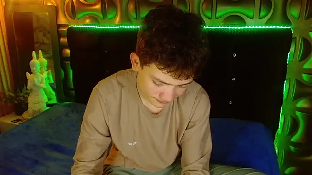 cruz_dante (M twink) - All naked 5 minutes