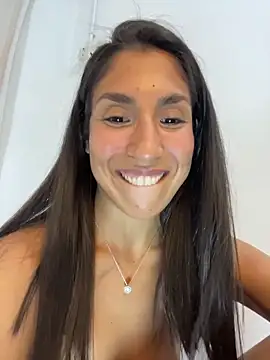 maddyx__ - MaddyX__'s free webcam - UK Sex Cams