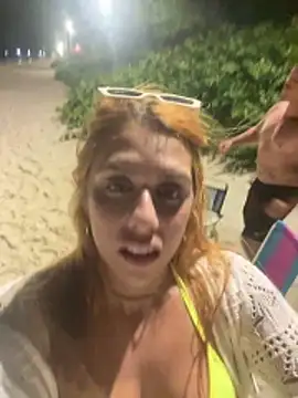 monahliza (Ask my age) - Exibicionismo