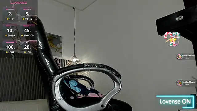 Dyla_n18 live sex cam