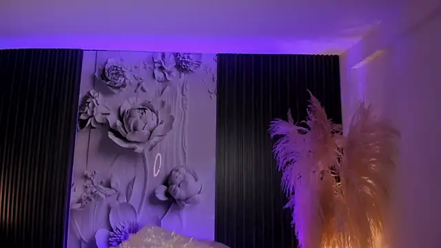 shaniadaniels - ShaniaDaniels's free webcam - UK Sex Cams