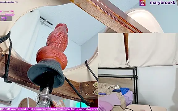 marybrook1 (F young) - stard group show with face full view