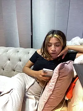 Isabella18_pink webcam