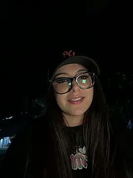 natha_fantasy (F young) - REMOVE BRA IN PUBLIC