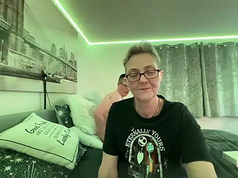 curvy-jinx (Ask my age) - Full sex video to who clears