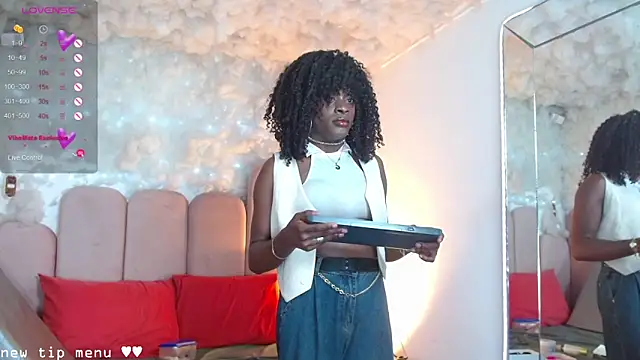 puca_ebony webcam