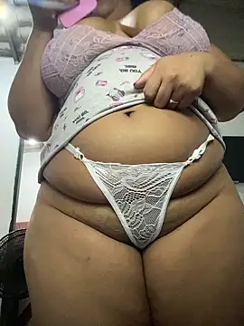 Bigostosa live sex cam