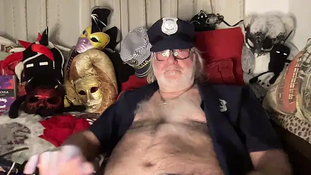 eroticvenetian (Ask my age) - SHOW TIGHT HAIRY HOLE CLEAN OR DIRTY