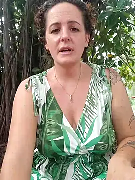 emiliemilf (F milf) - Caresse pussy