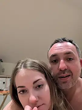 Cinnamonshots live sex cam