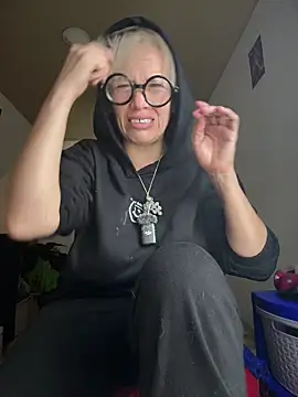 Webcam Model (MARILYNRICHTER) is live