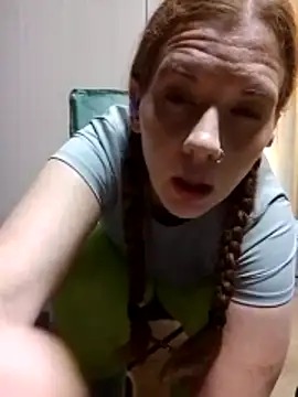 RoxyRedXO12 live sex cam