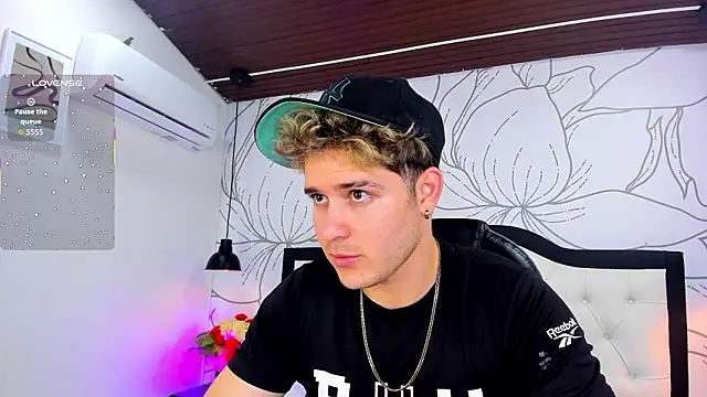 rayan_linxx - Rayan_linxx's free webcam - UK Sex Cams