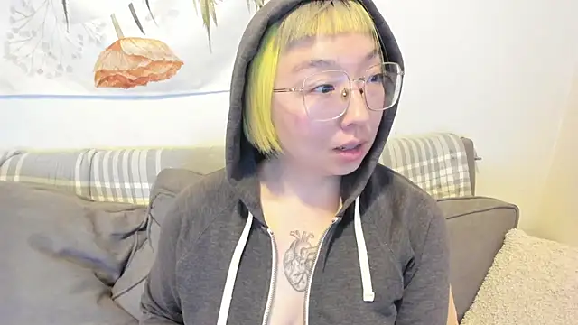 luxgray (F milf) - Boobs!