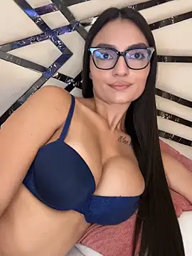 miakane99 - MiaKane99's free webcam - UK Sex Cams