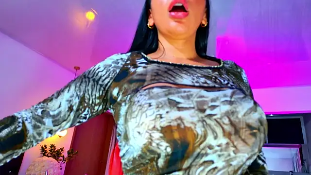 squirt4umegan - SQUIRT4UMEGAN's free webcam - UK Sex Cams