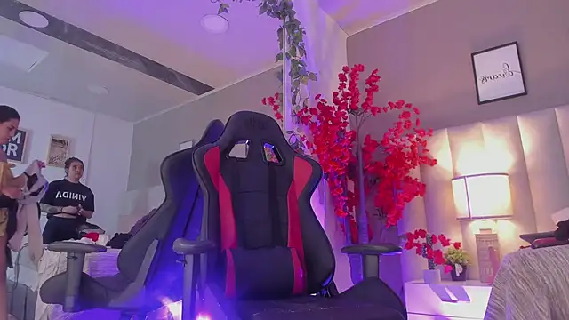 kiara_kismet_ (F young) - fuck my friend with the dildo 😈🥵