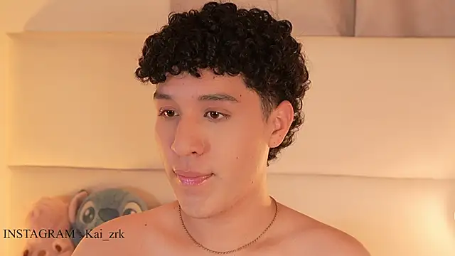 kai_zareck (M young) - SPANK ASS IN DOGGYE STYLE