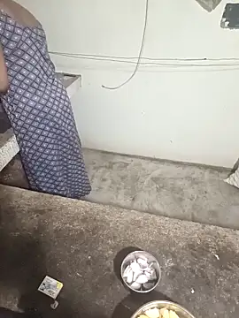 Savita_bhabhi_enjoy live sex cam