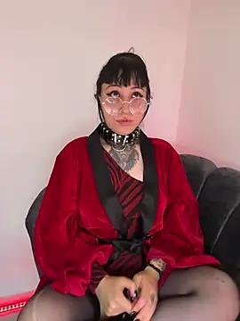 ravenna666_ (F young) - oil in boobs!!!!