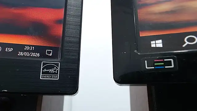 emiliaa_hot (Ask my age) - una buena lapto