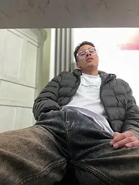 tavohot_ (M young) - Show hard cock for the zipper at office