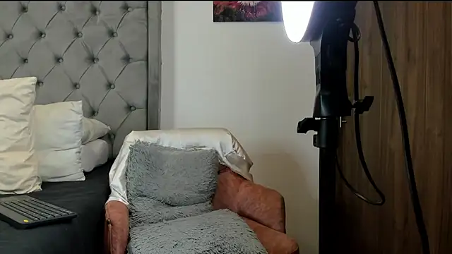 ariannaThompsons live sex cam