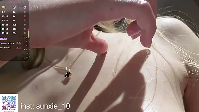 sunshine_diana (F teen) - show nipples