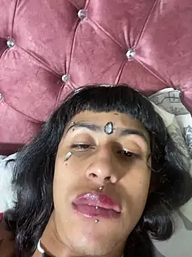 naicollsxxx (T teen) - Hi nurse, kiis me