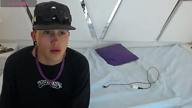 oblivionlove (Ask my age) - suck pussy