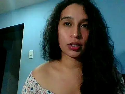 scarlettscottx_ (F young) - SQUIRT IN FREE SHOW!