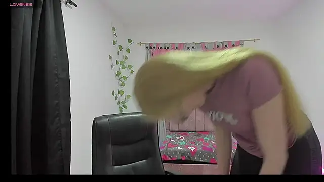 albingirl (F teen) - show pussy