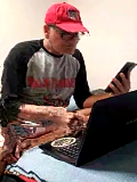 pareja-40-20 (Ask my age) - Shaower