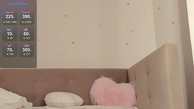 crystalsoul_ (F teen) - spread my pussy both hands