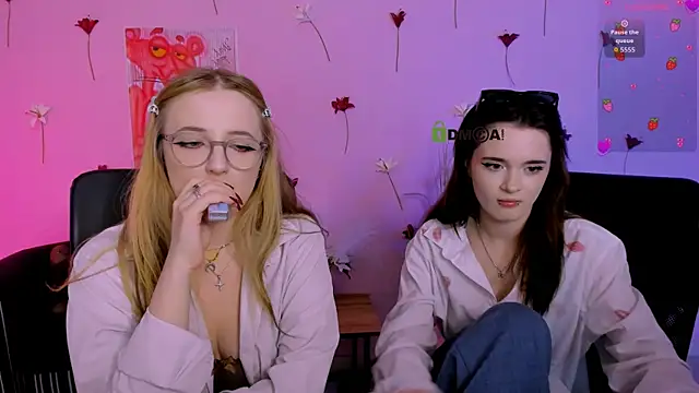 liana_kisses (Ask my age) - show tities liana