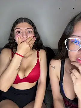 arieel__722 (Ask my age) - My friend suck my nipples