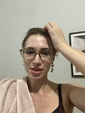 Irresistible24 webcam